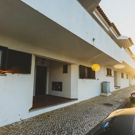 Best Houses 1: Simply The Best Location!!! Ferrel (Leiria)
