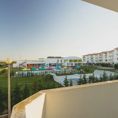 Best Houses 1: Simply The Best Location!!! Ferrel (Leiria)